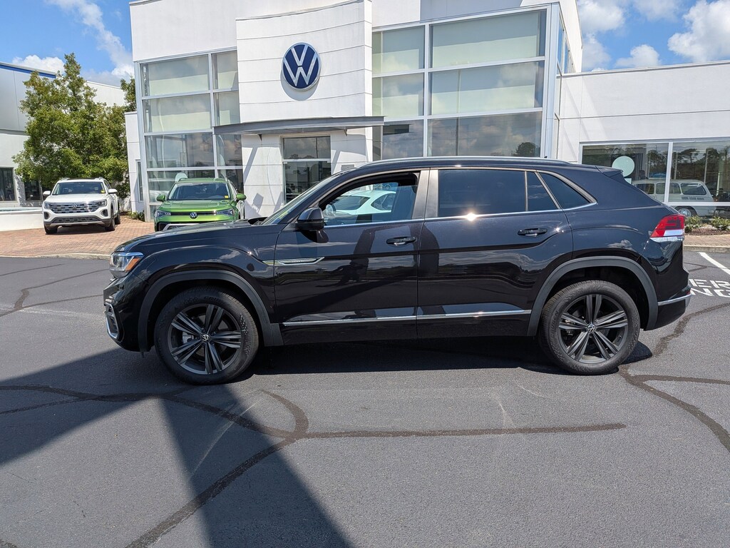 Used 2021 Volkswagen Atlas Cross Sport 3.6L V6 SE w/Technology R-Line SUV