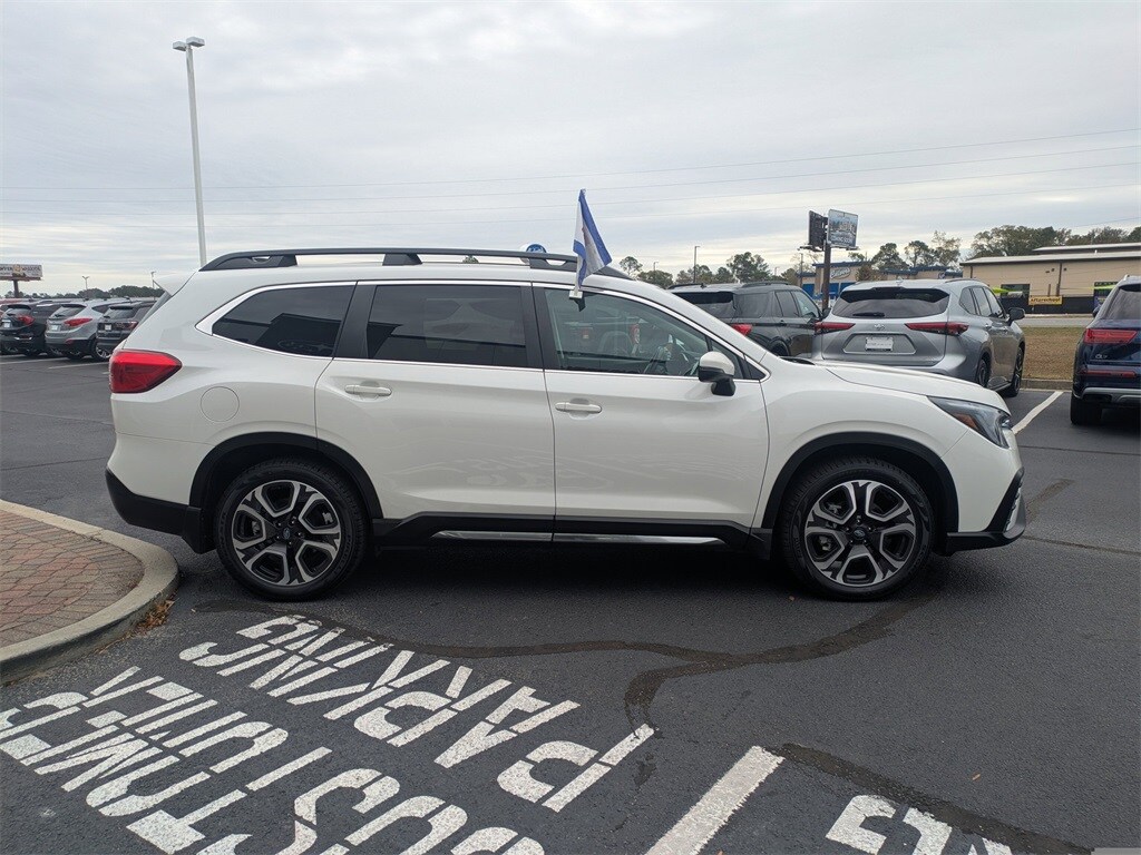 2023 Subaru Ascent Limited photo 4