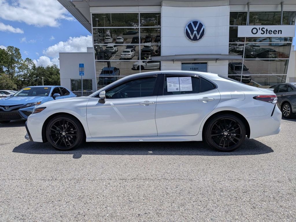 Used 2022 Toyota Camry Hybrid XSE Sedan