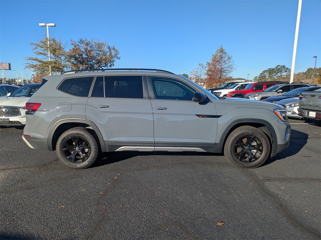 Certified 2025 Volkswagen Atlas 2.0T Peak Edition SUV