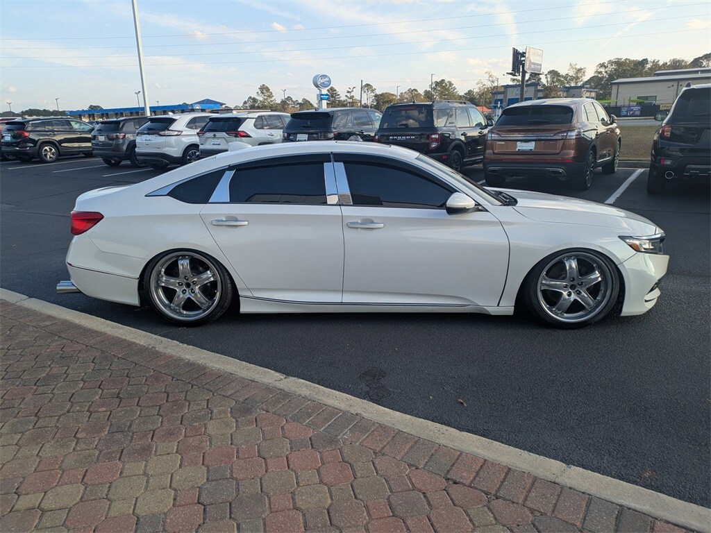 2020 Honda Accord Touring 2.0T photo 3