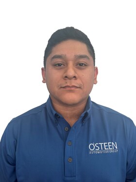 Staff member Aurelio L. from ID_784800