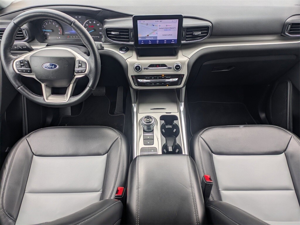 2022 Ford Explorer XLT photo 2