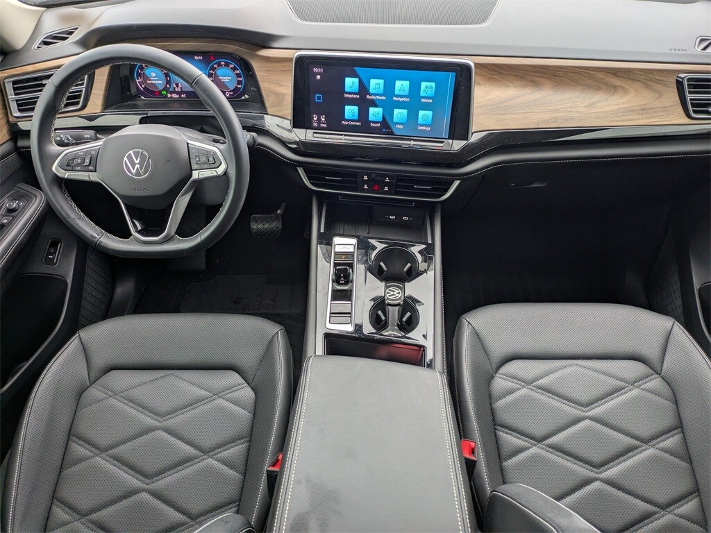 Used 2025 Volkswagen Atlas 2.0T SE w/Technology SUV