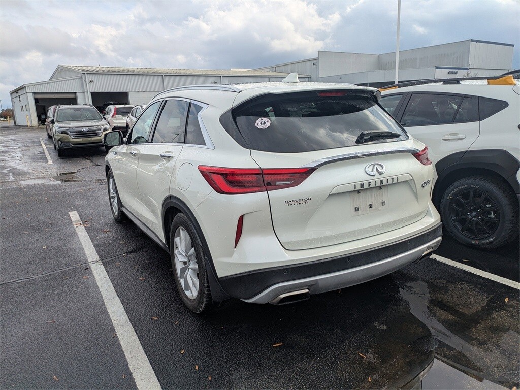 2019 Infiniti QX50 Essential photo 3