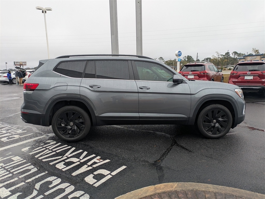 Used 2025 Volkswagen Atlas 2.0T SE w/Technology SUV