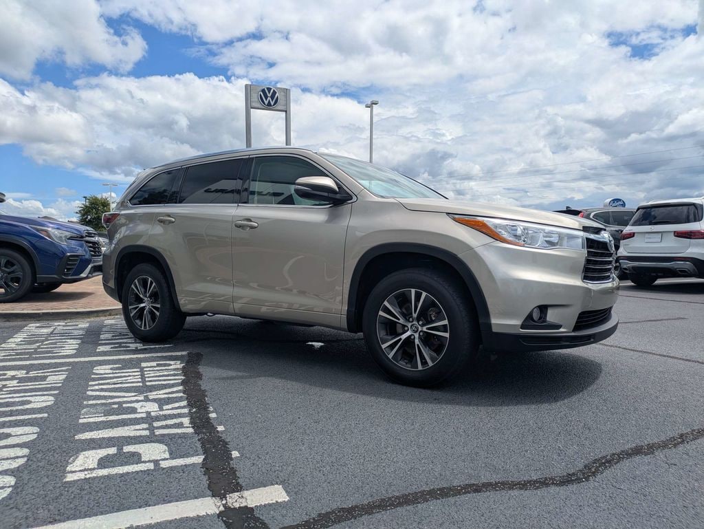 Used 2016 Toyota Highlander XLE V6 SUV