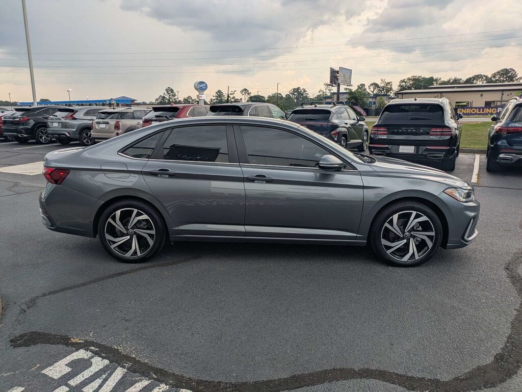 Used 2025 Volkswagen Jetta 1.5T SEL Sedan