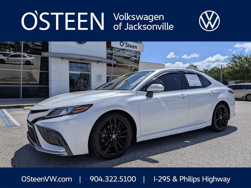 Used 2022 Toyota Camry Hybrid XSE Sedan