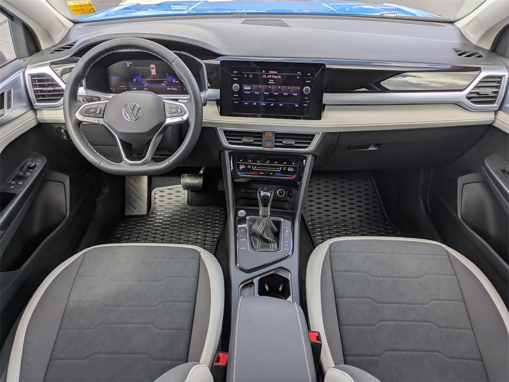 New 2025 Volkswagen Taos 1.5T SE SUV