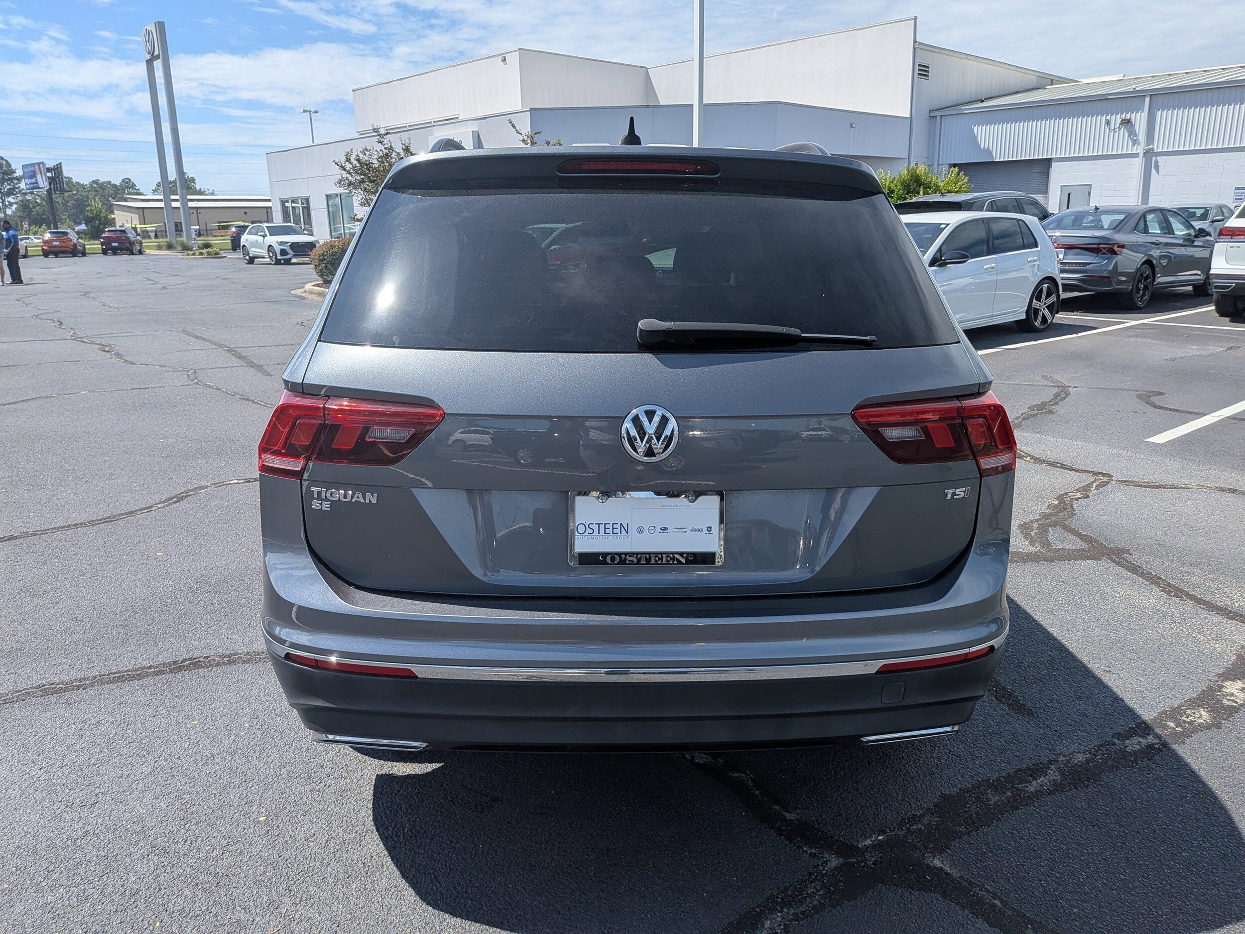 2018 Volkswagen Tiguan SE photo 3