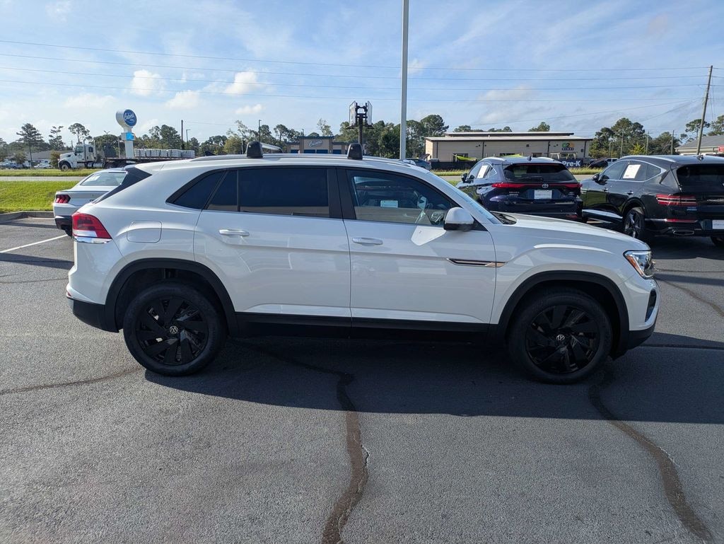New 2026 Volkswagen Atlas Cross Sport 2.0T SE w/Technology SUV