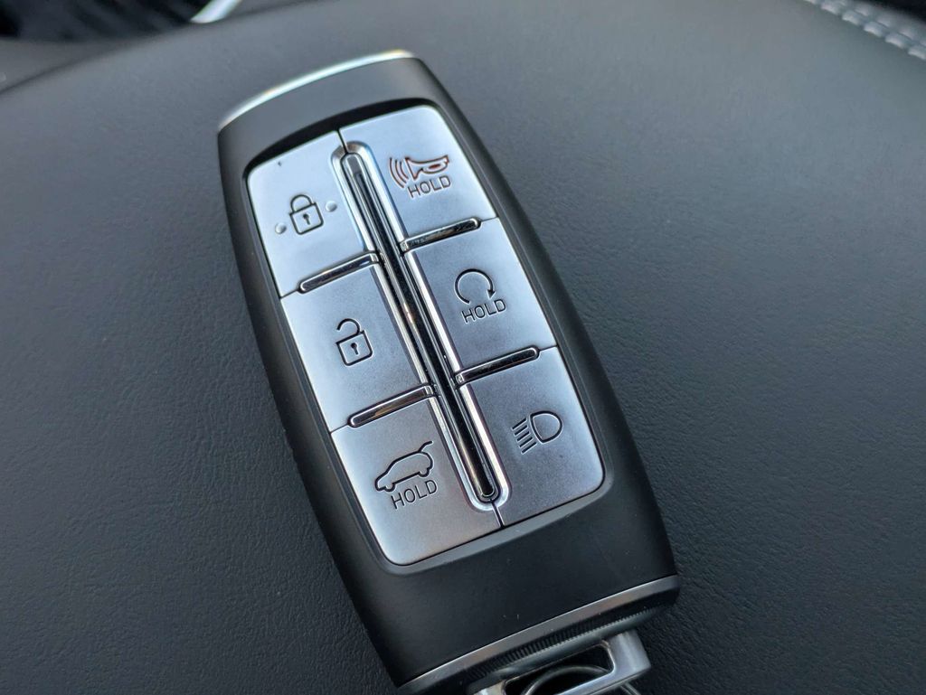 2025 GENESIS GV70 Sport - Photo 36