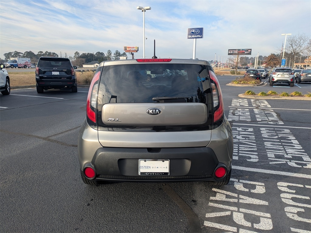 Used 2015 Kia Soul Base FWD Hatchback