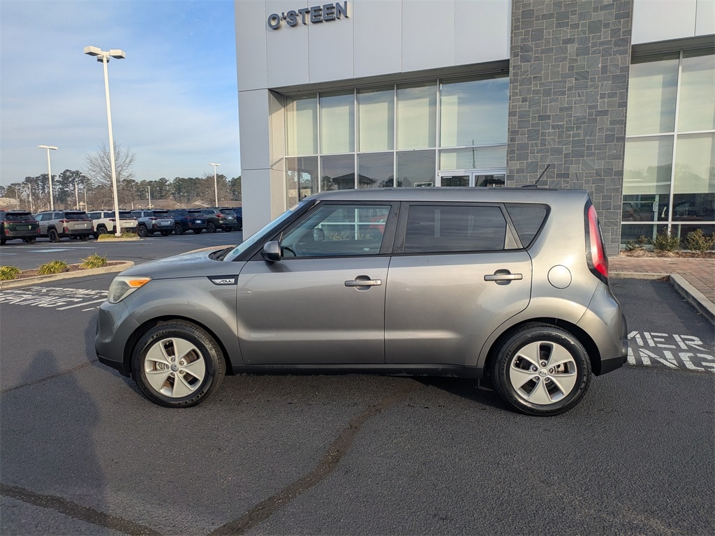 Used 2015 Kia Soul Base FWD Hatchback