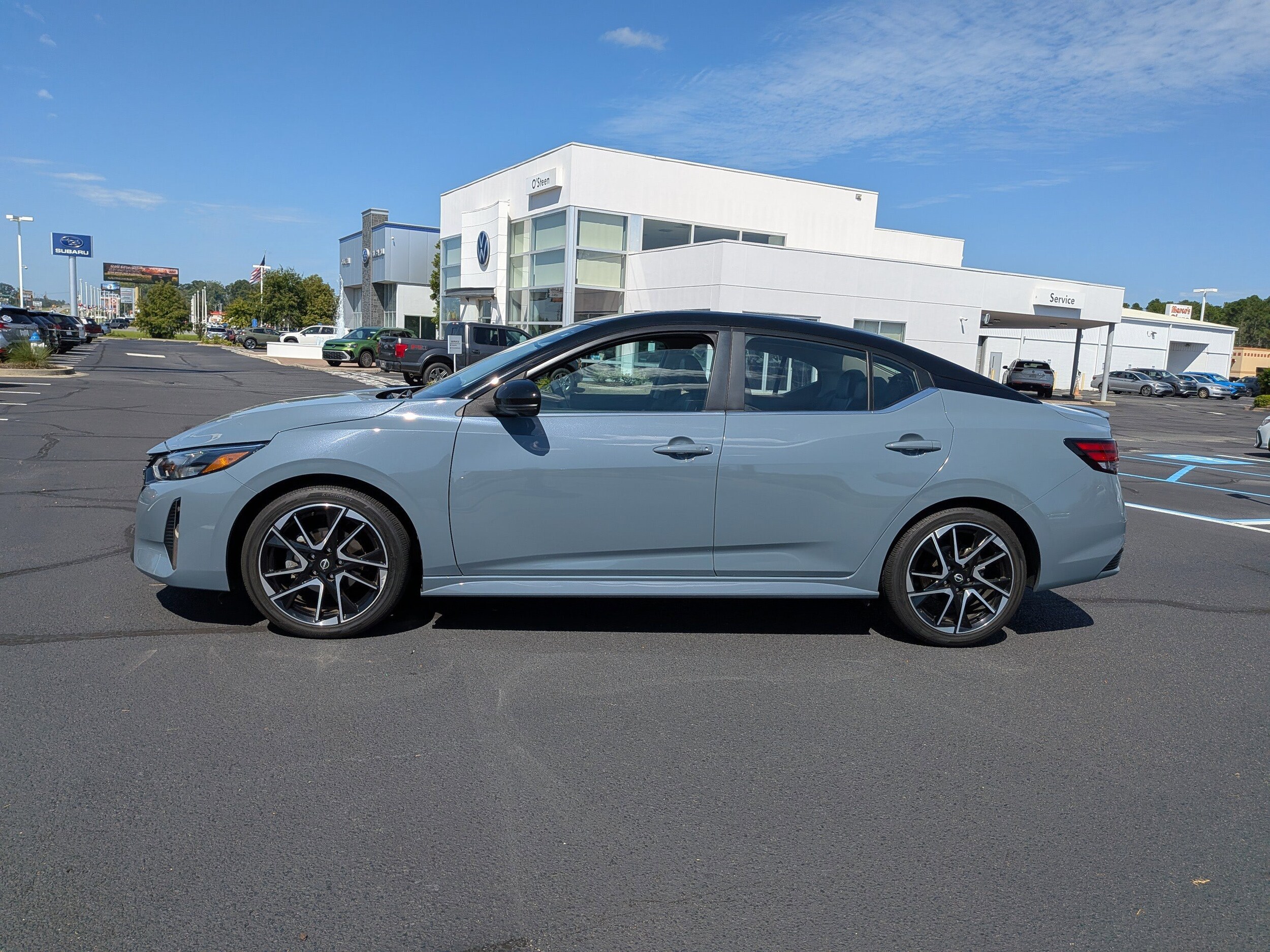 2024 Nissan Sentra SR photo 2