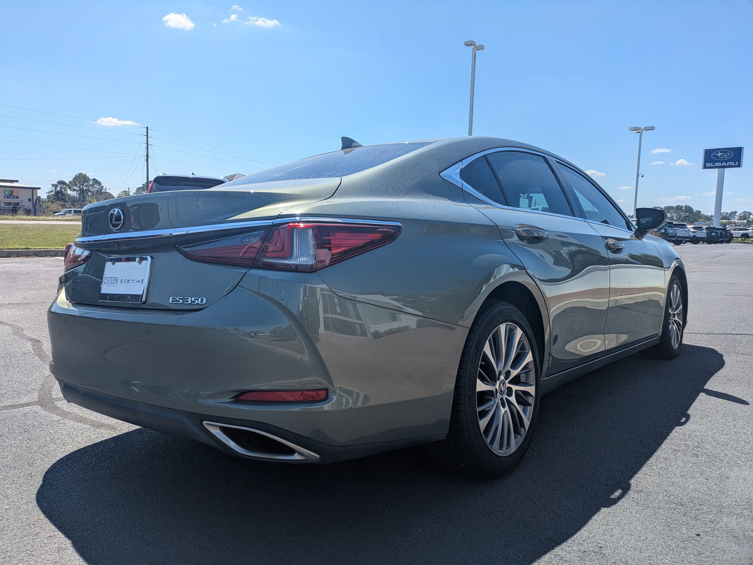 2019 Lexus ES 350 Luxury photo 3