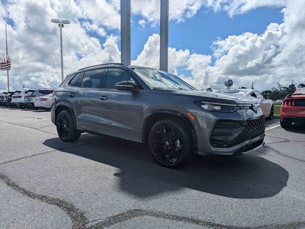New 2026 Volkswagen Tiguan 2.0T SE R-Line Black SUV