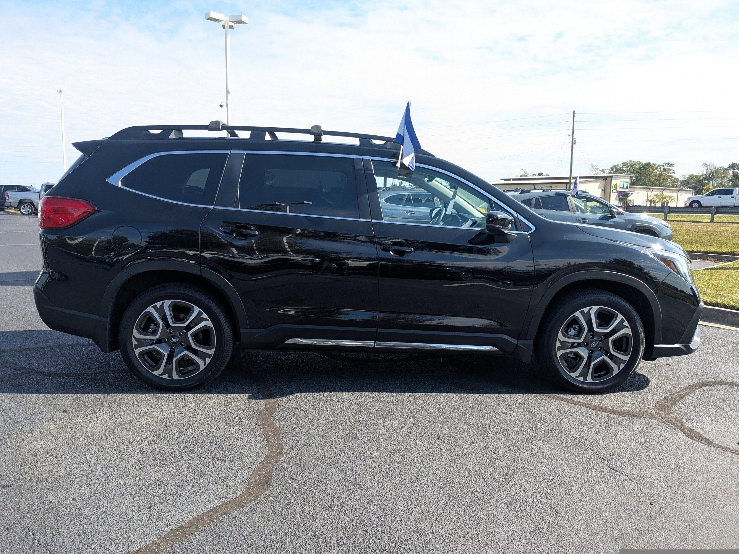 2024 Subaru Ascent Limited photo 2