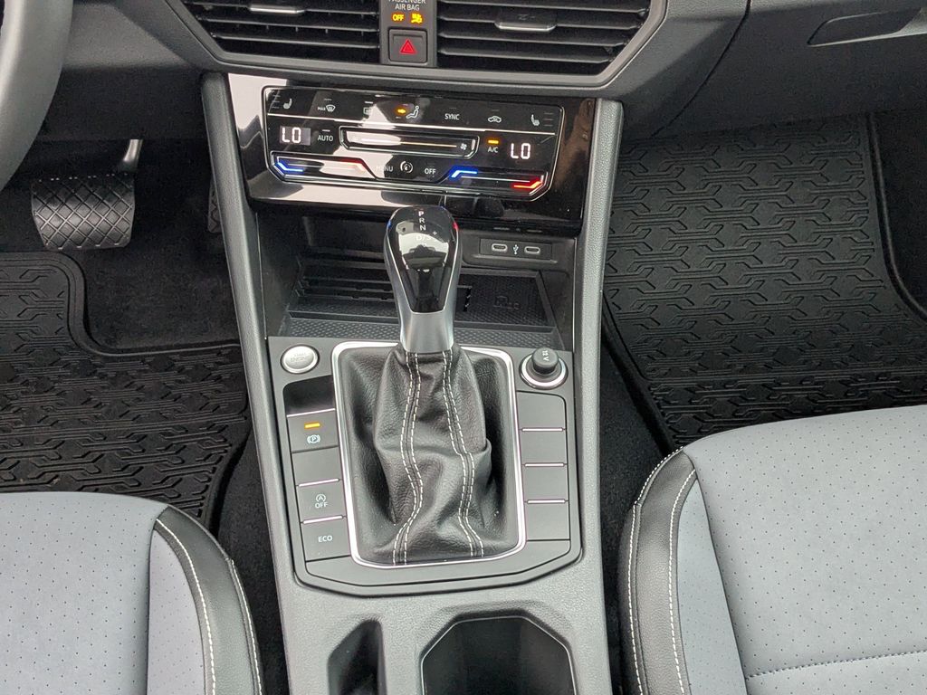 2026 Volkswagen Jetta SE - Photo 18
