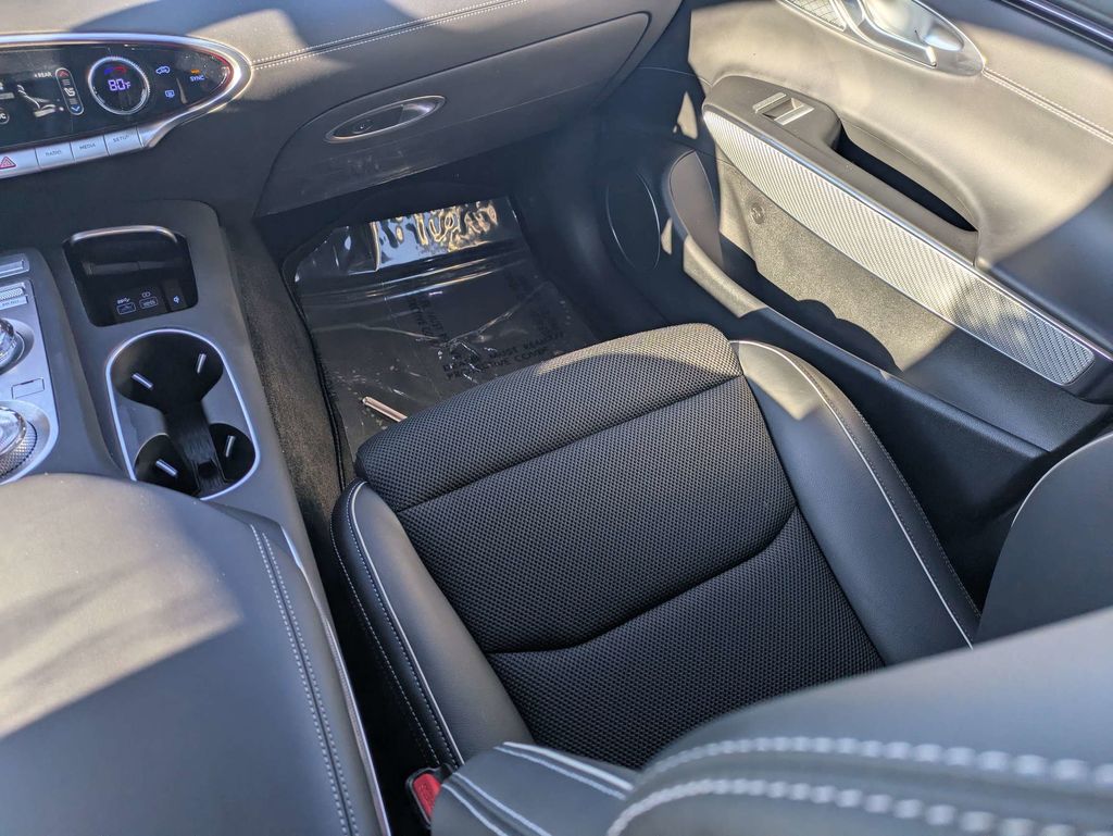 2025 GENESIS GV70 Sport - Photo 19