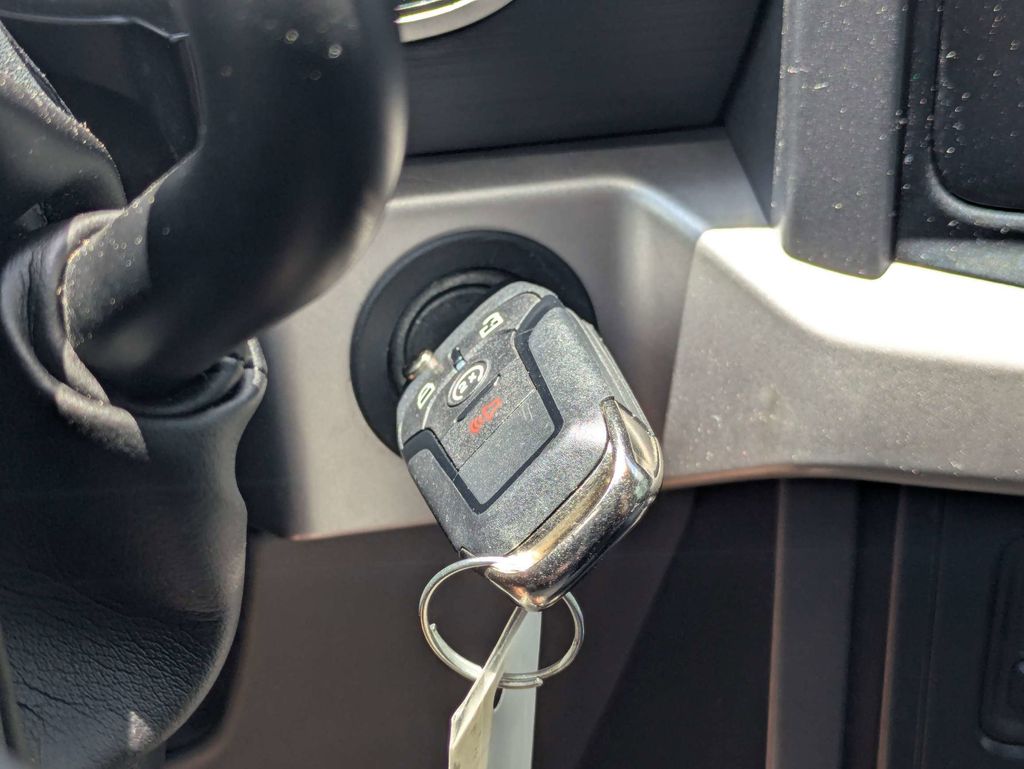 2022 Ford F-150 XLT - Photo 32
