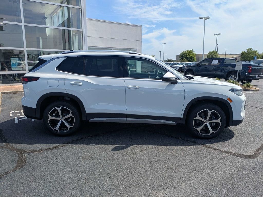 New 2026 Volkswagen Tiguan 2.0T SE SUV