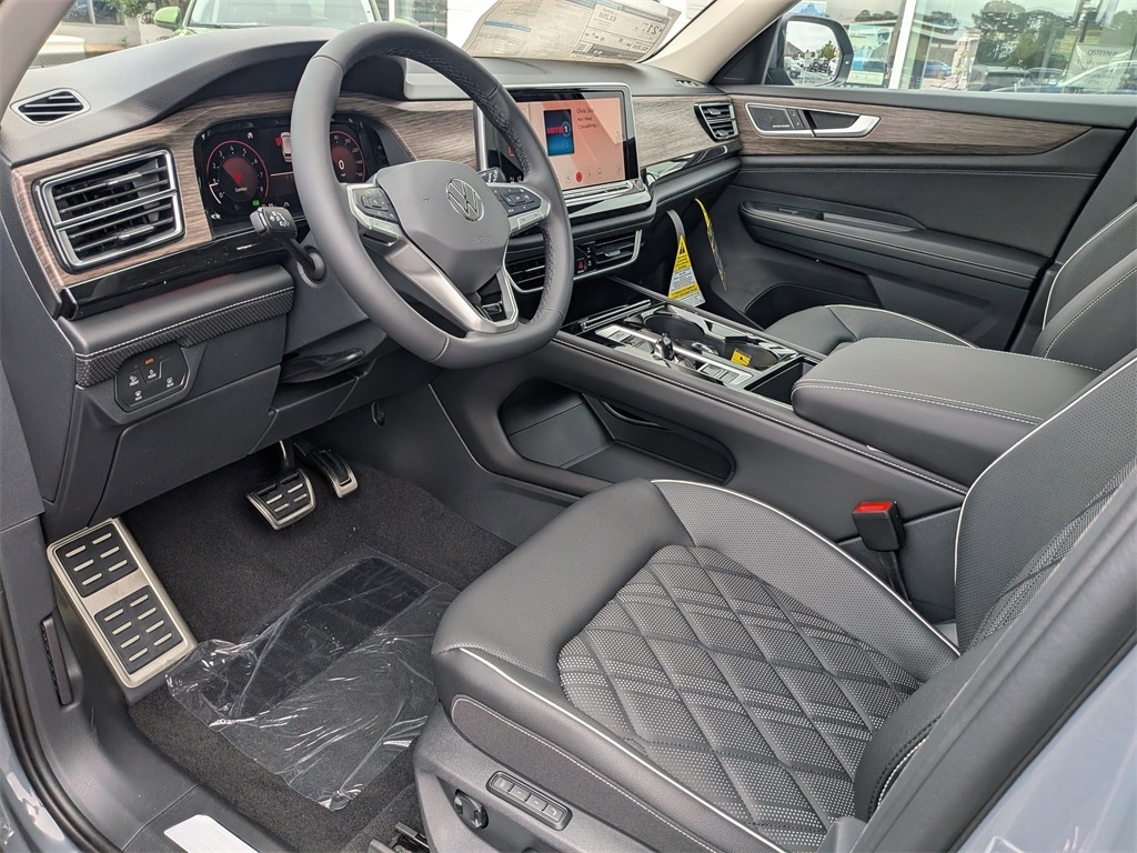 New 2026 Volkswagen Atlas 2.0T SEL Premium R-Line SUV