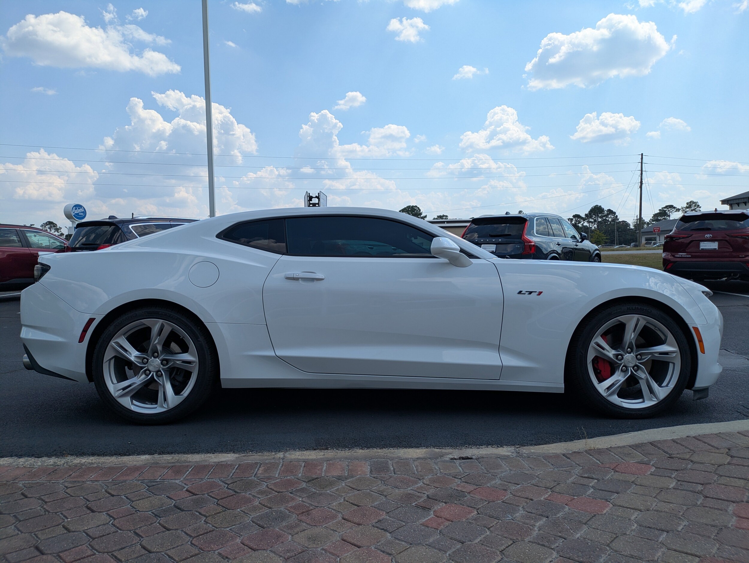 2021 Chevrolet Camaro LT1 photo 3