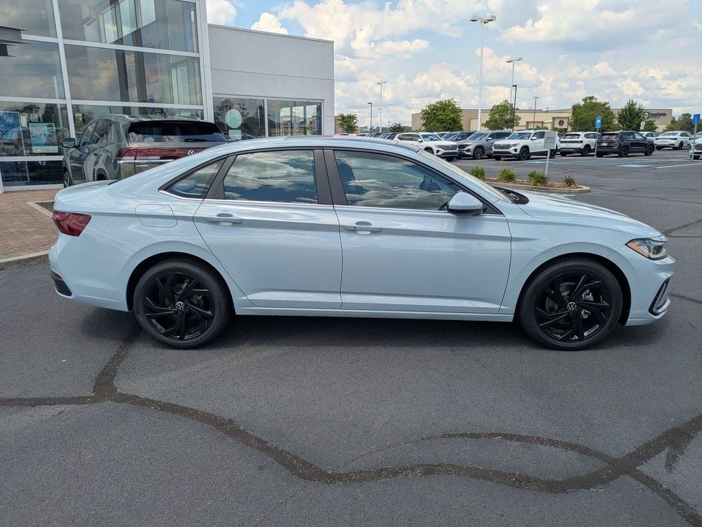 New 2026 Volkswagen Jetta 1.5T SE Sedan