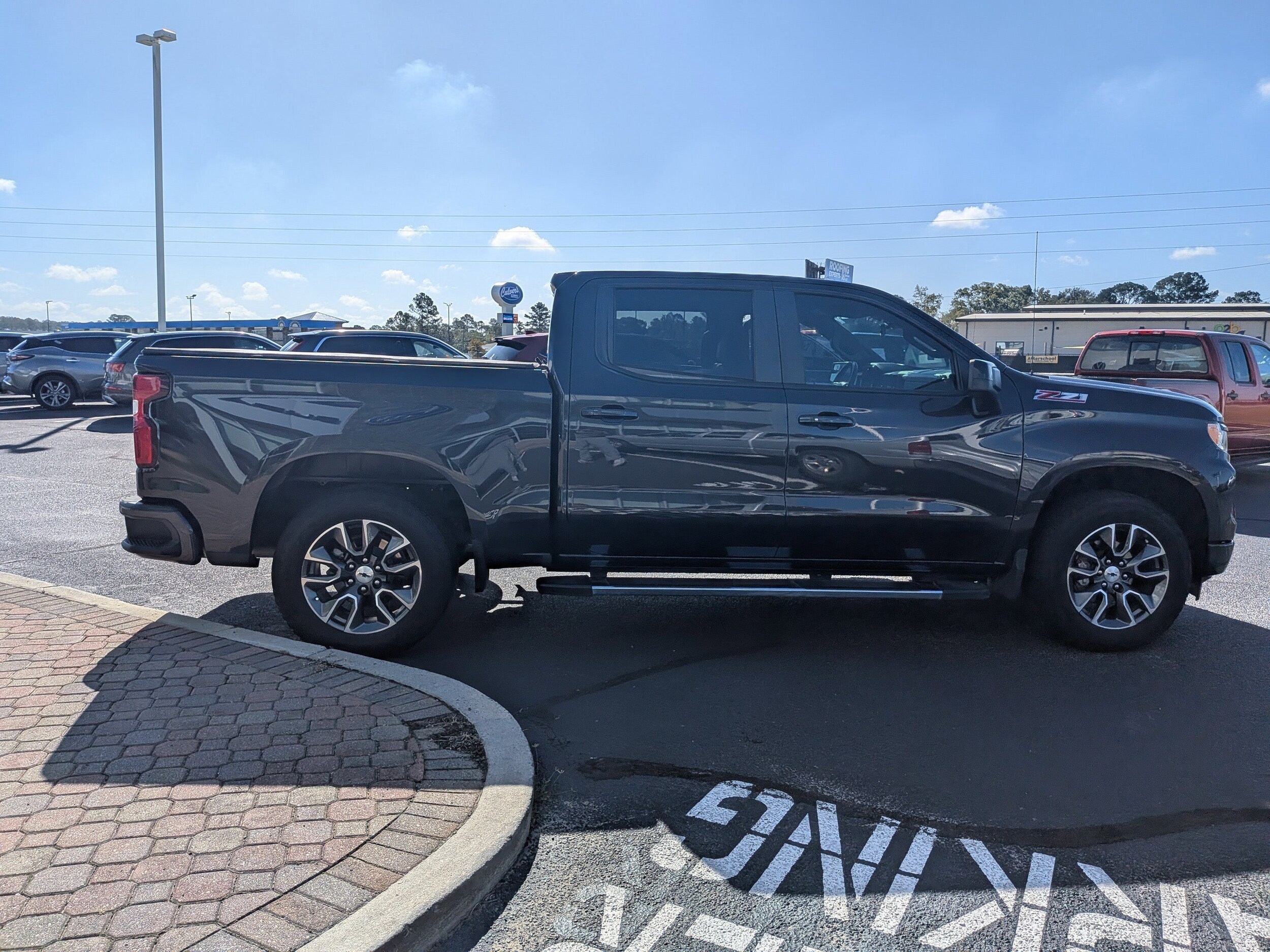 2023 Chevrolet Silverado 1500 RST photo 4