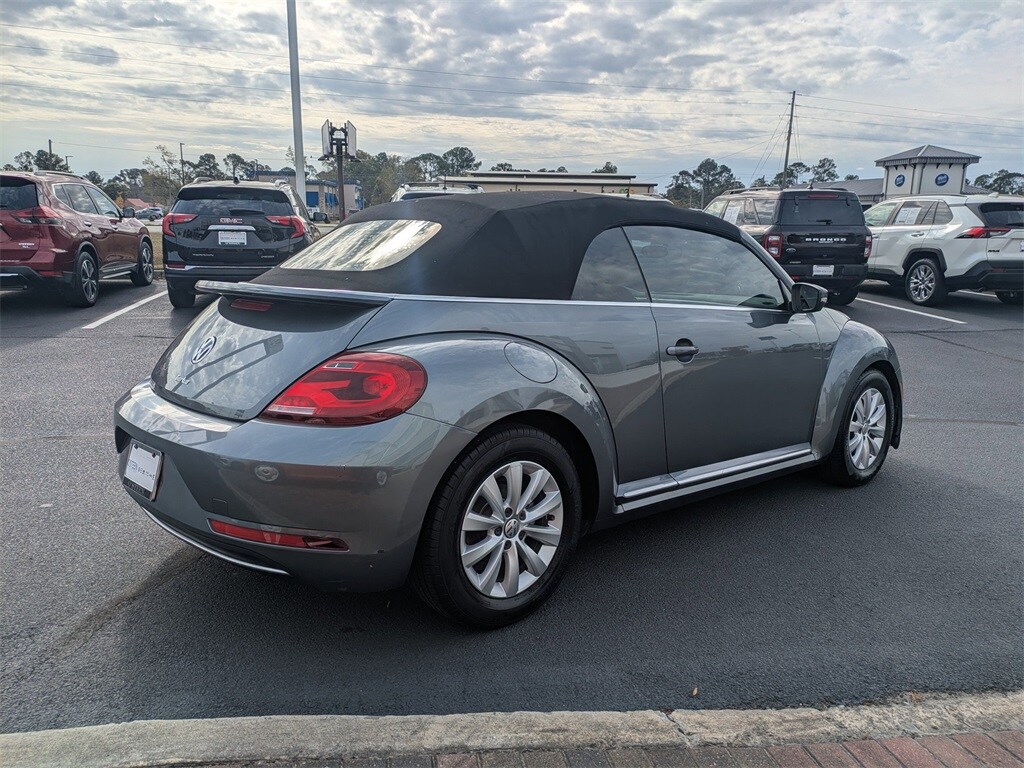 2018 Volkswagen Beetle S photo 4