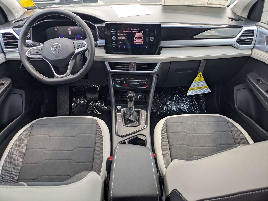 New 2026 Volkswagen Taos 1.5T SE SUV