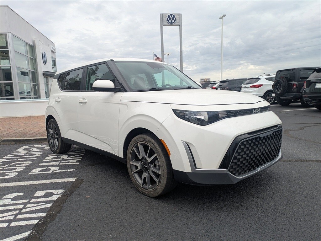 2024 Kia Soul EX photo 3