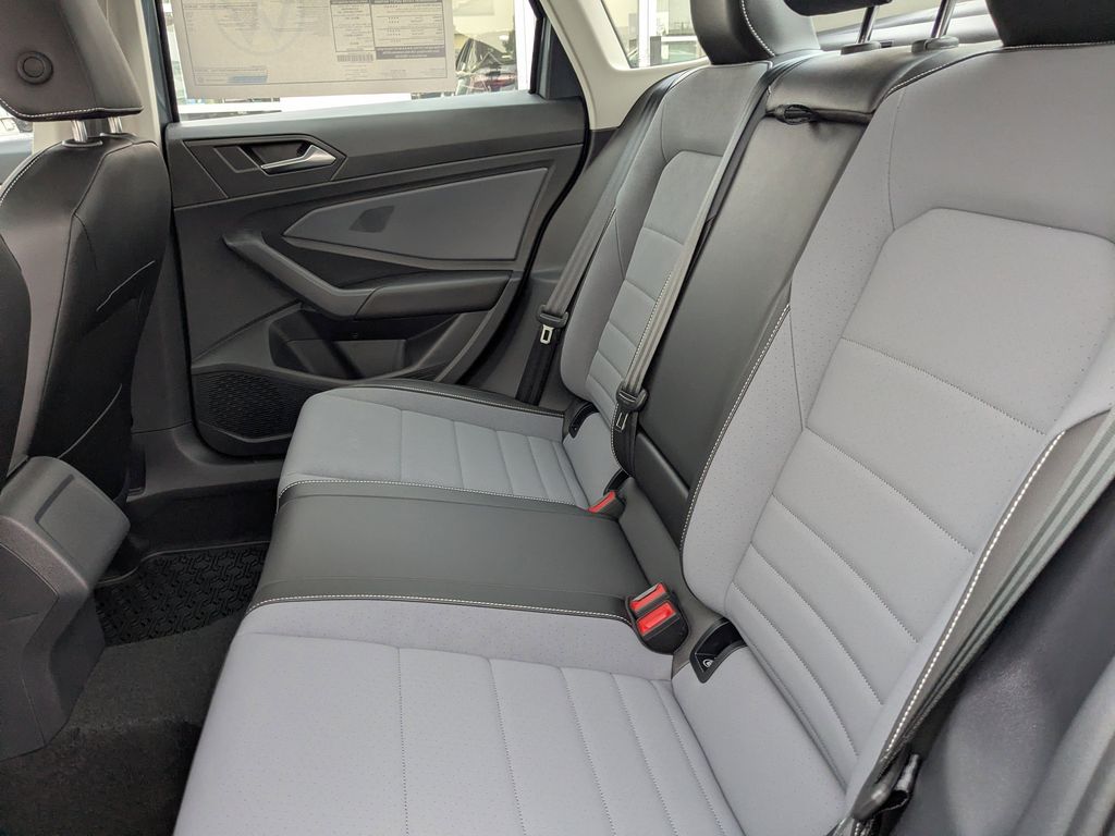 2026 Volkswagen Jetta SE - Photo 14