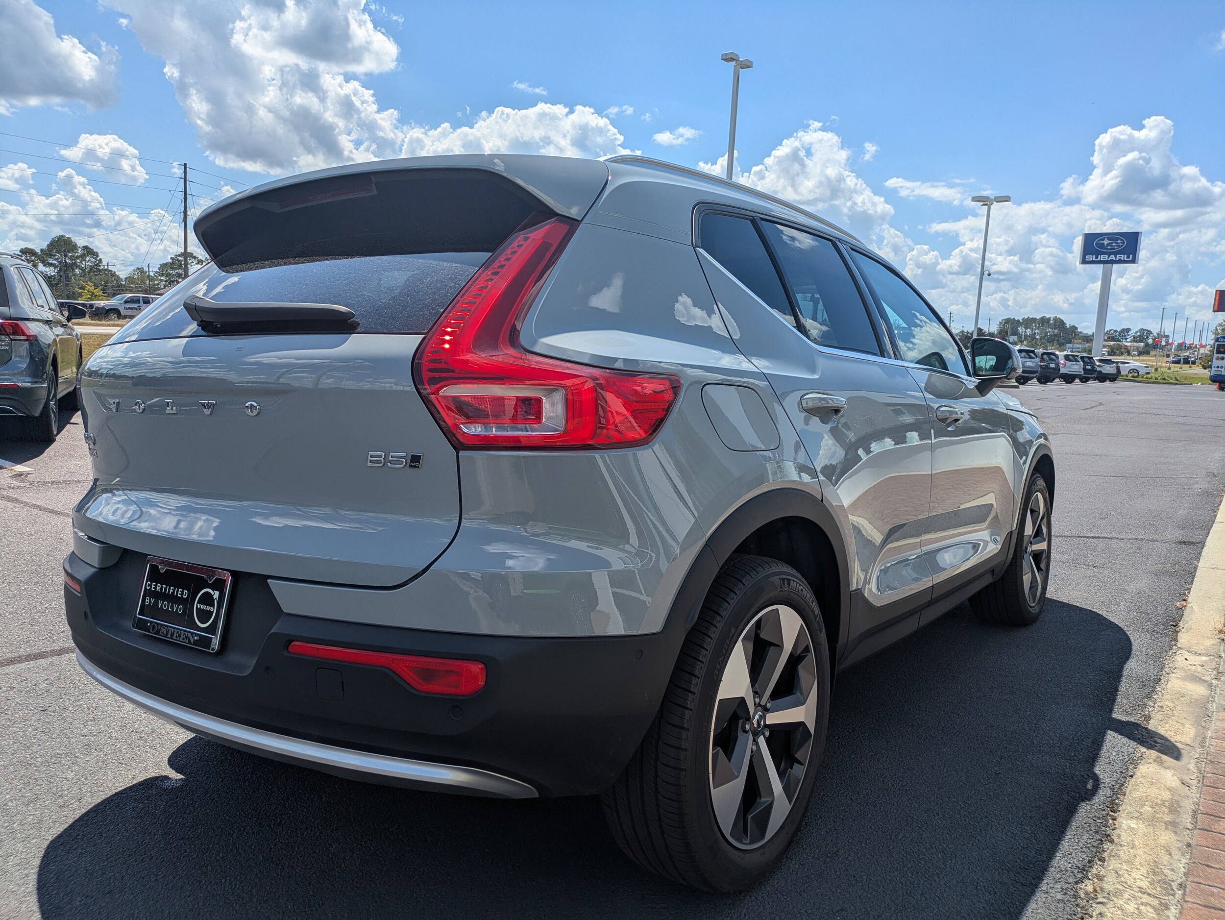 2024 Volvo XC40 Plus photo 4