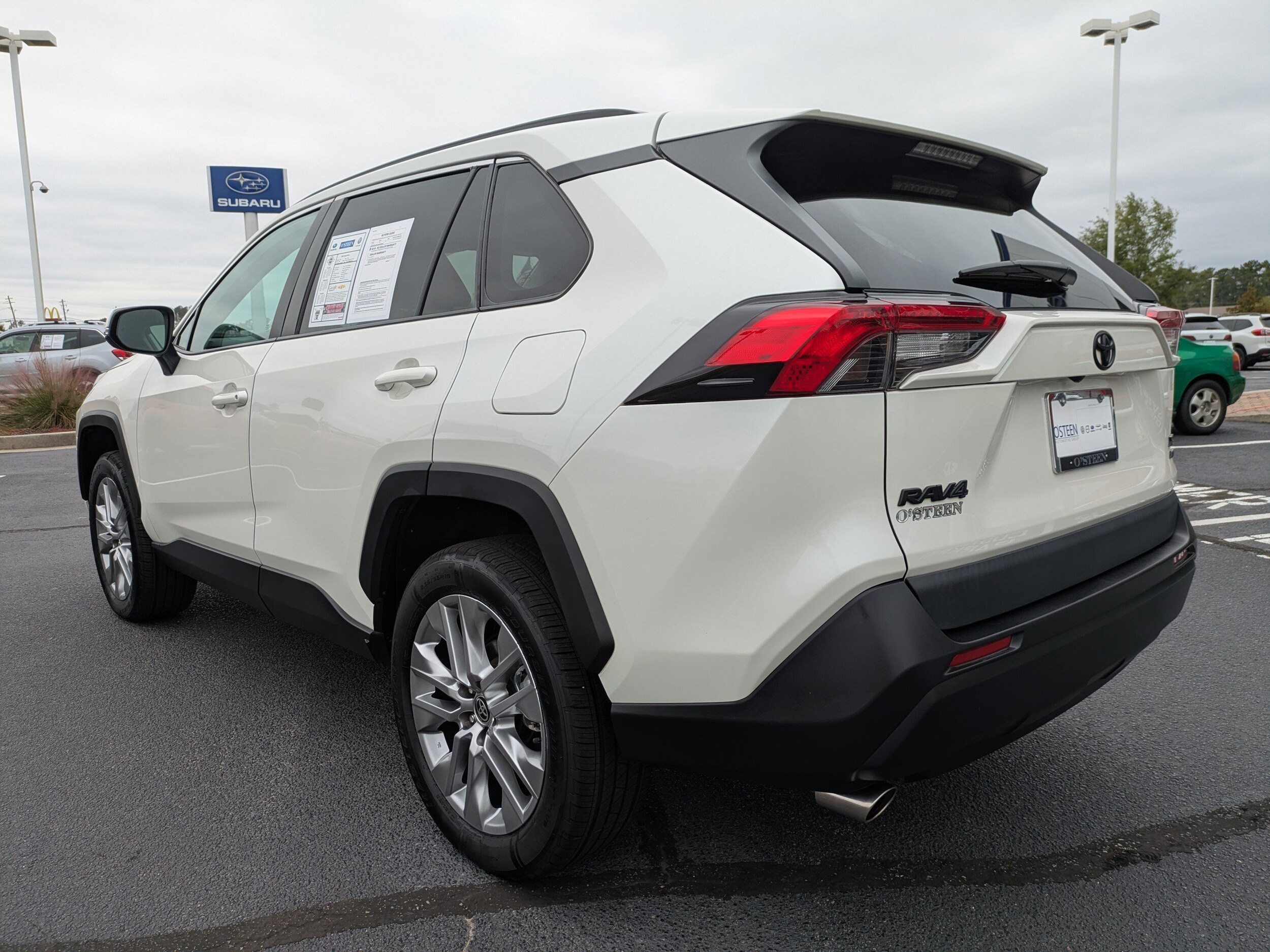 2022 Toyota RAV4 XLE Premium photo 3