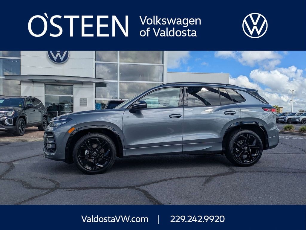 New 2026 Volkswagen Tiguan 2.0T SE R-Line Black SUV