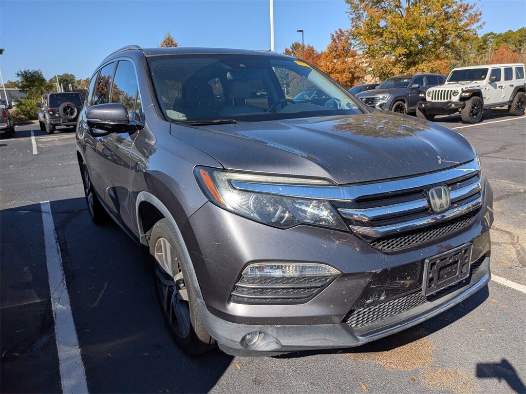 2017 Honda Pilot Touring photo 3