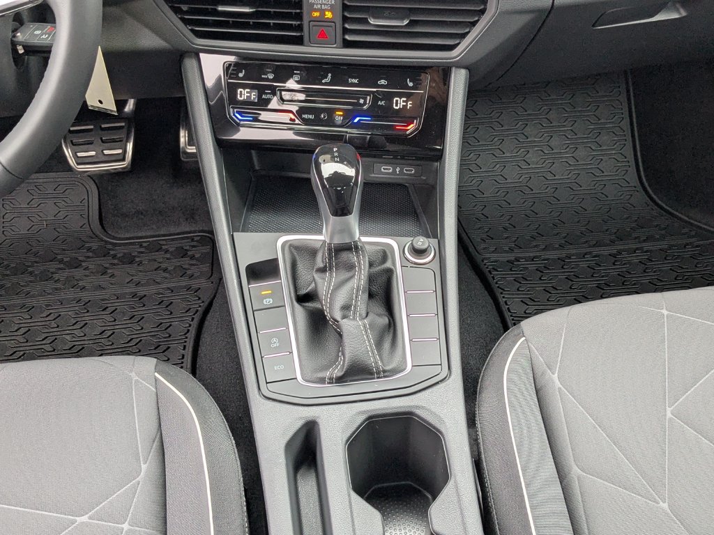 2026 Volkswagen Jetta Sport - Photo 18