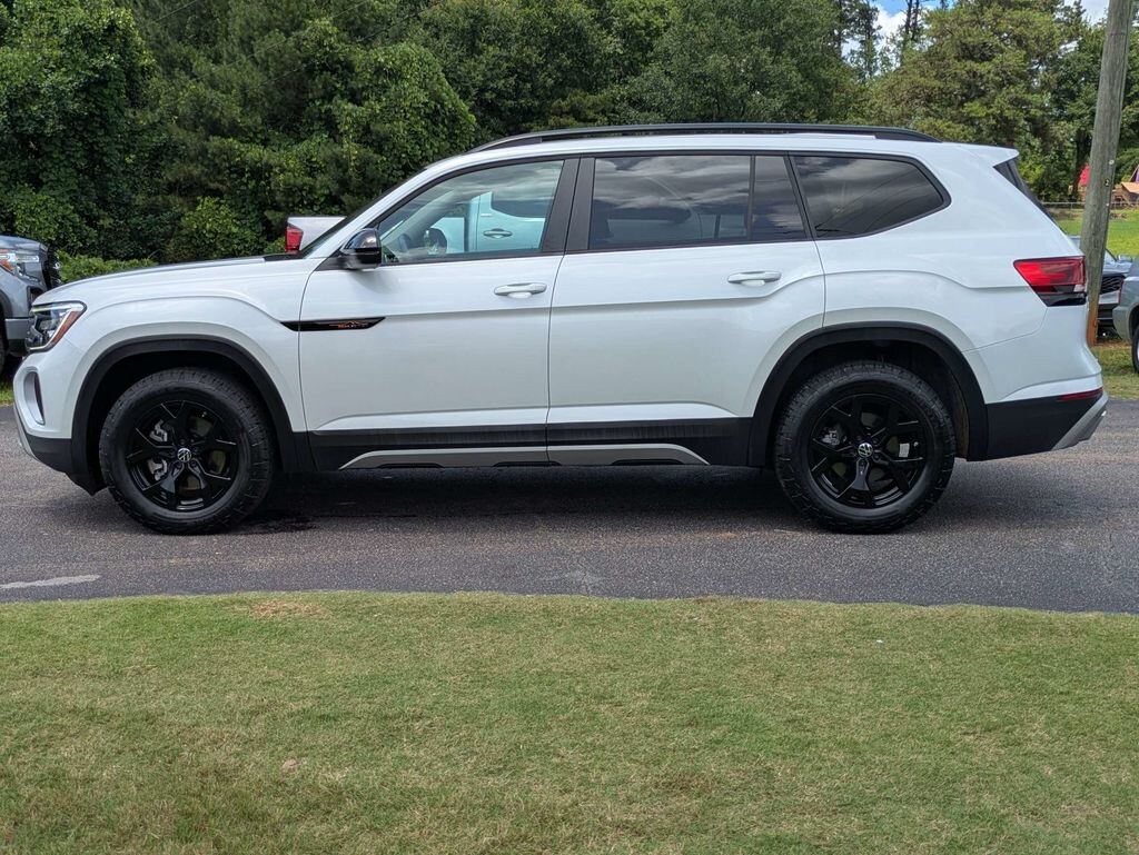 Used 2024 Volkswagen Atlas 2.0T Peak Edition SEL SUV
