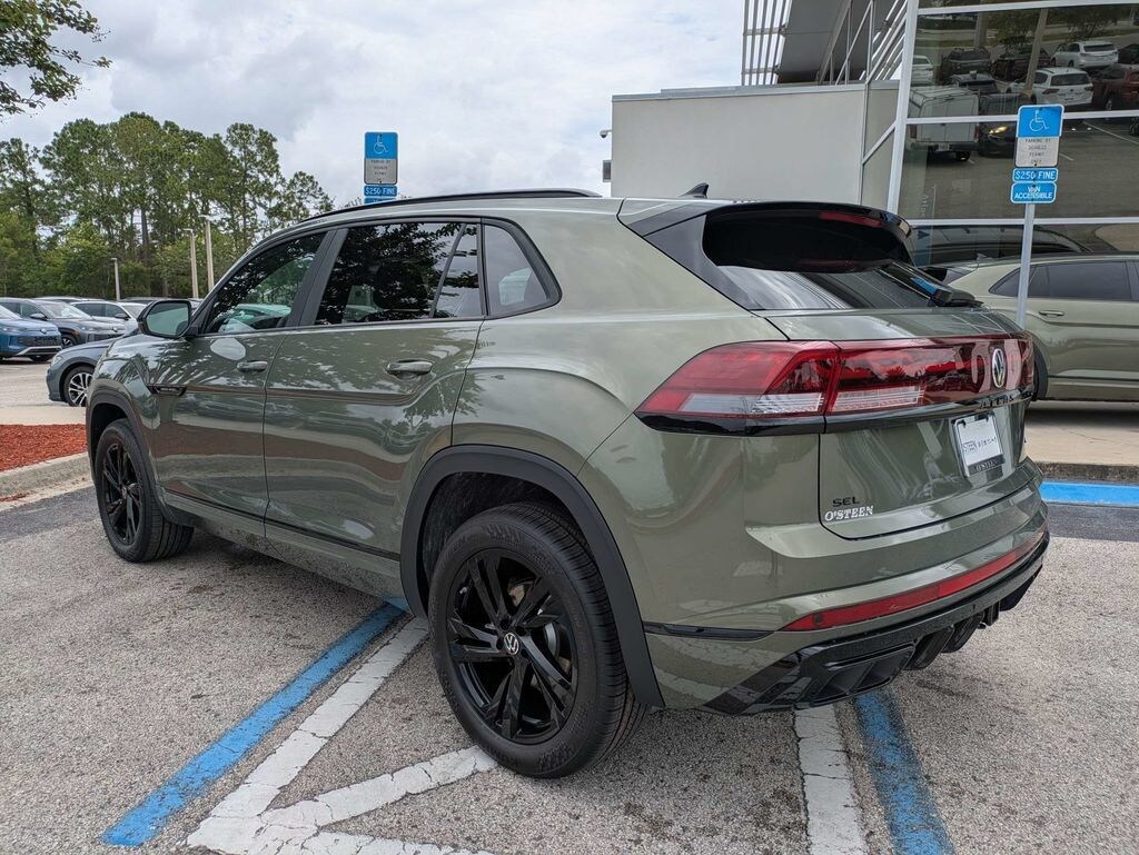 New 2026 Volkswagen Atlas Cross Sport 2.0T SEL R-Line Black SUV