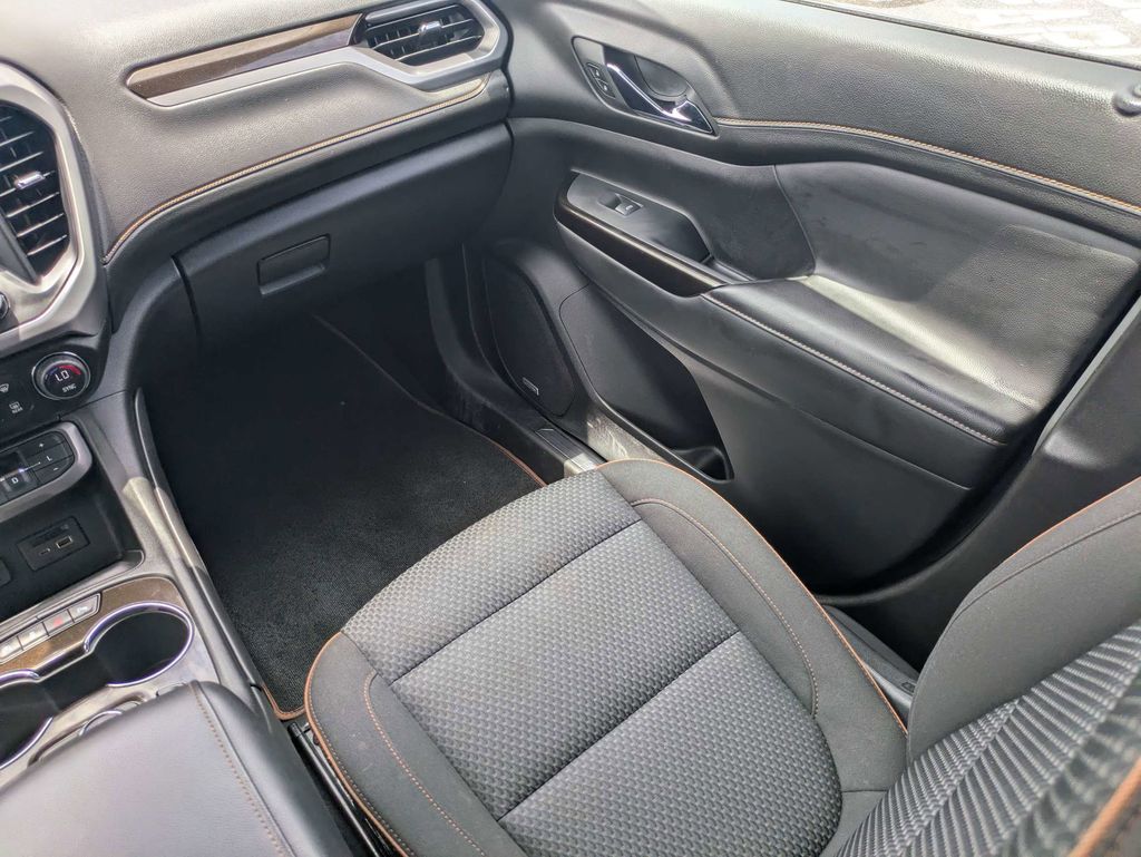 2023 GMC Acadia AT4 - Photo 18