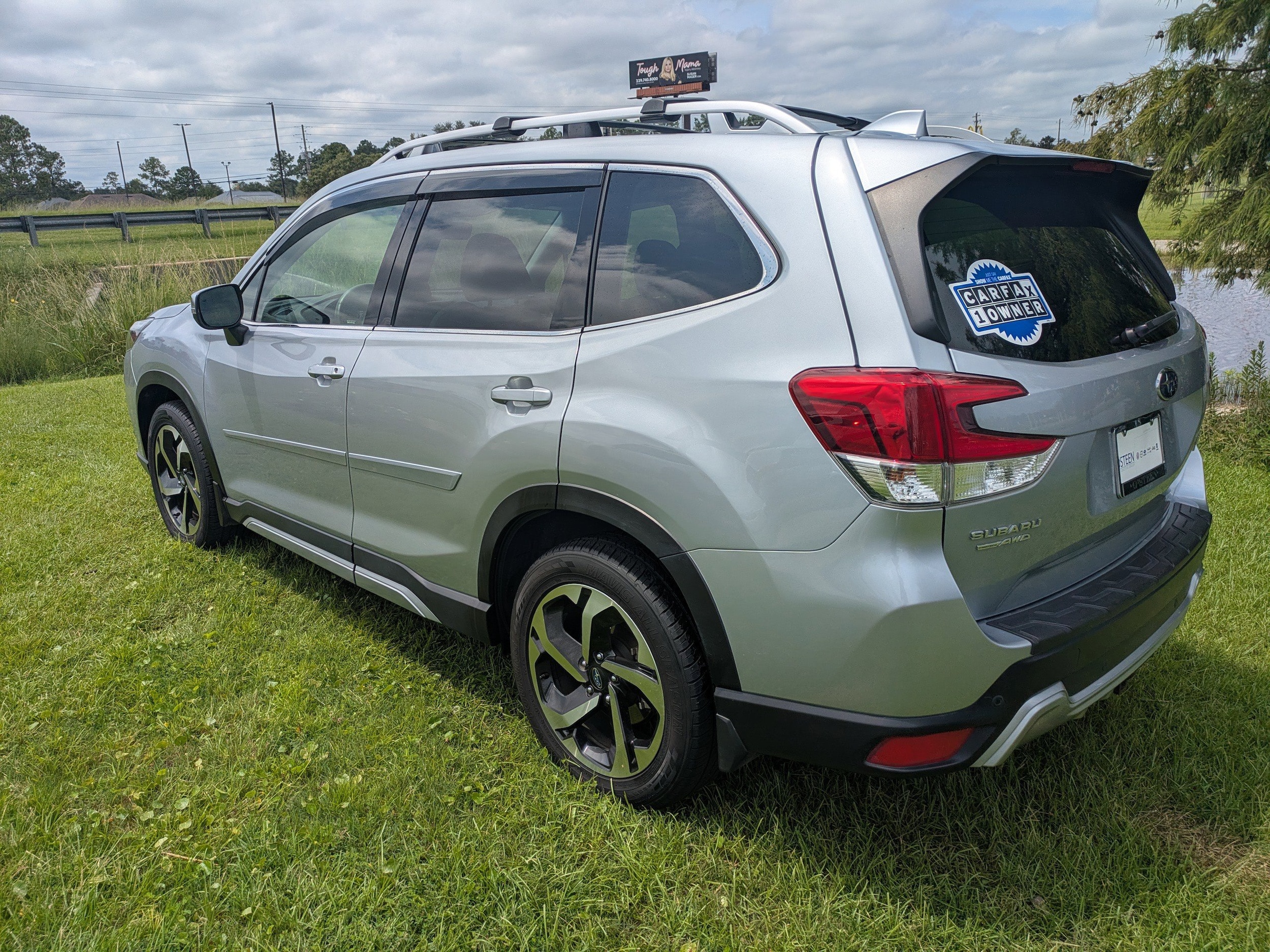 2022 Subaru Forester Touring photo 2