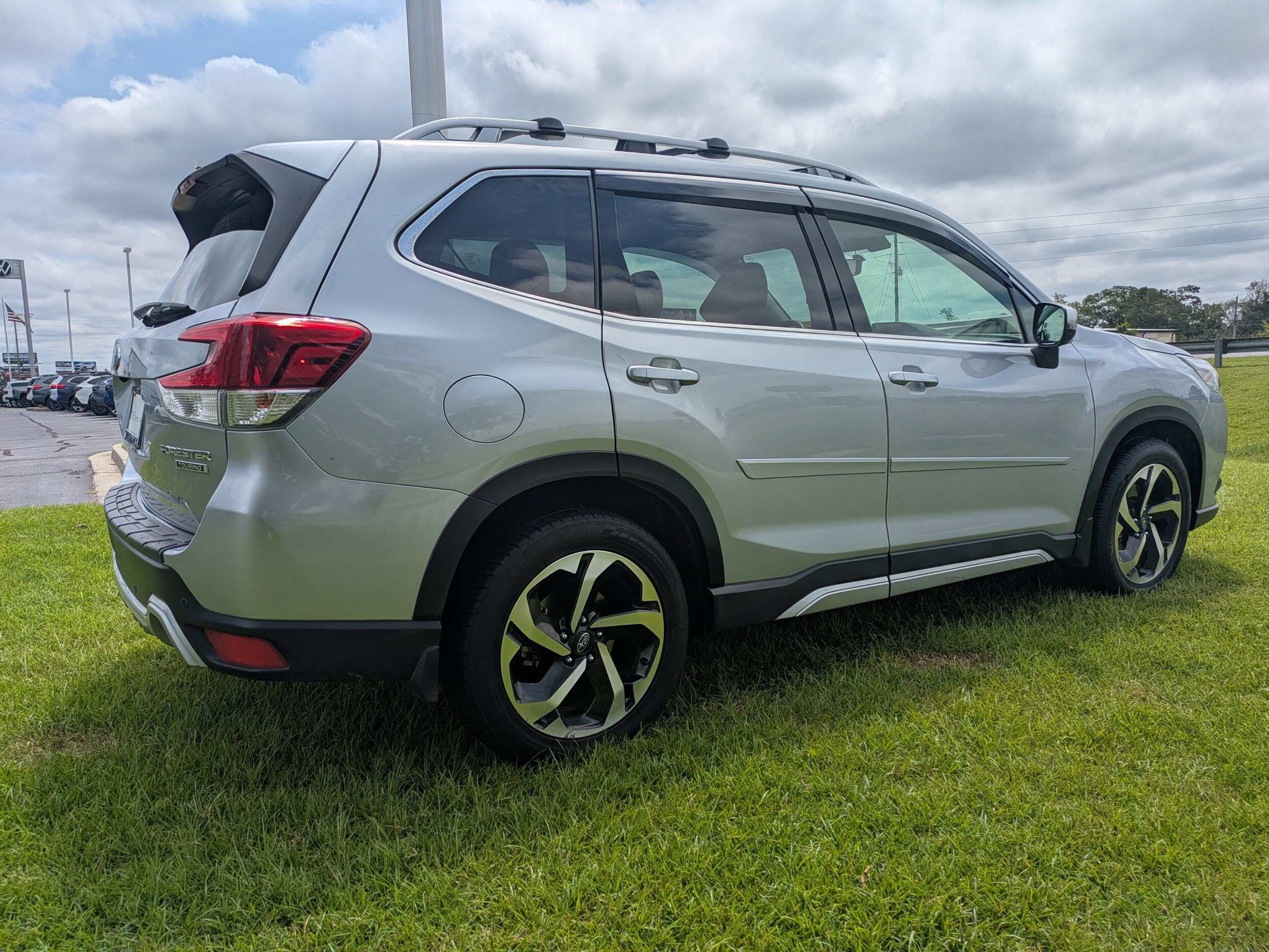 2022 Subaru Forester Touring photo 4