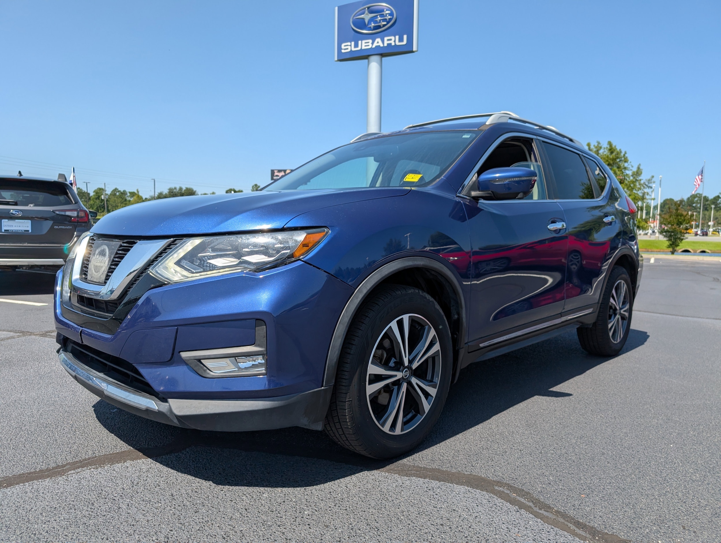 Used 2017 Nissan Rogue SL with VIN 5N1AT2MV4HC878081 for sale in Hahira, GA