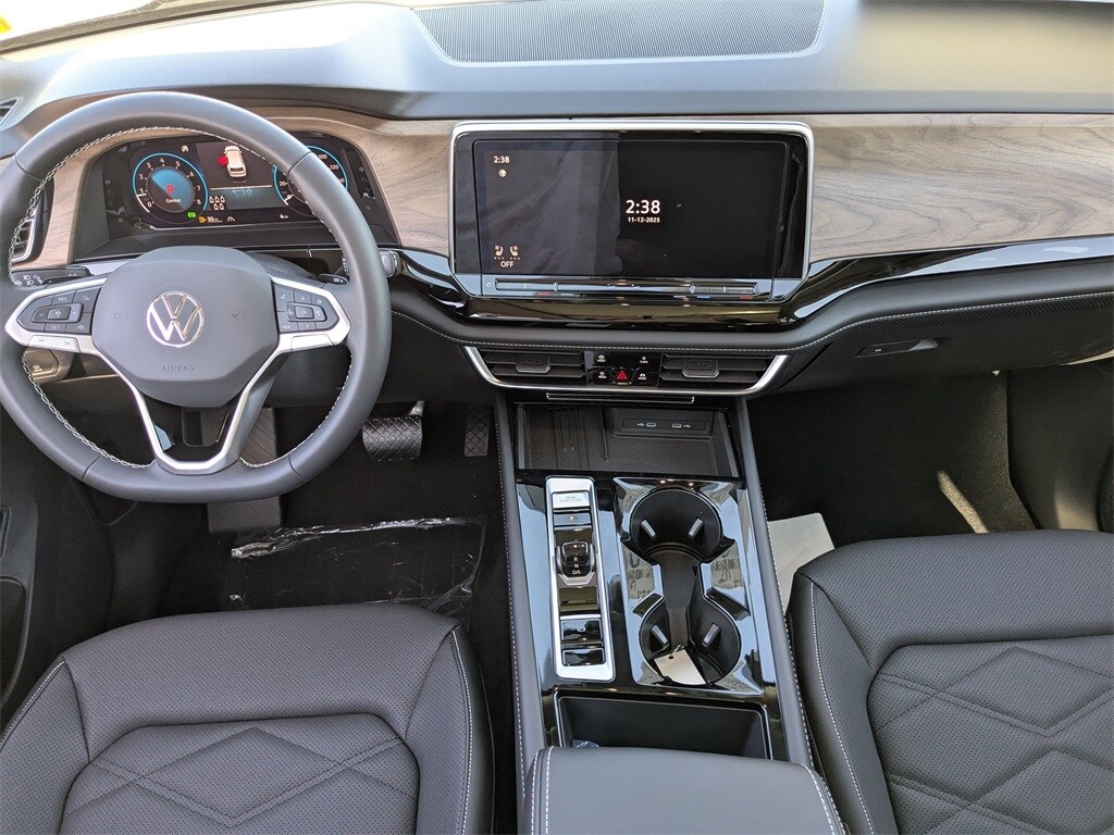 2026 Volkswagen Atlas SE Technology photo 2