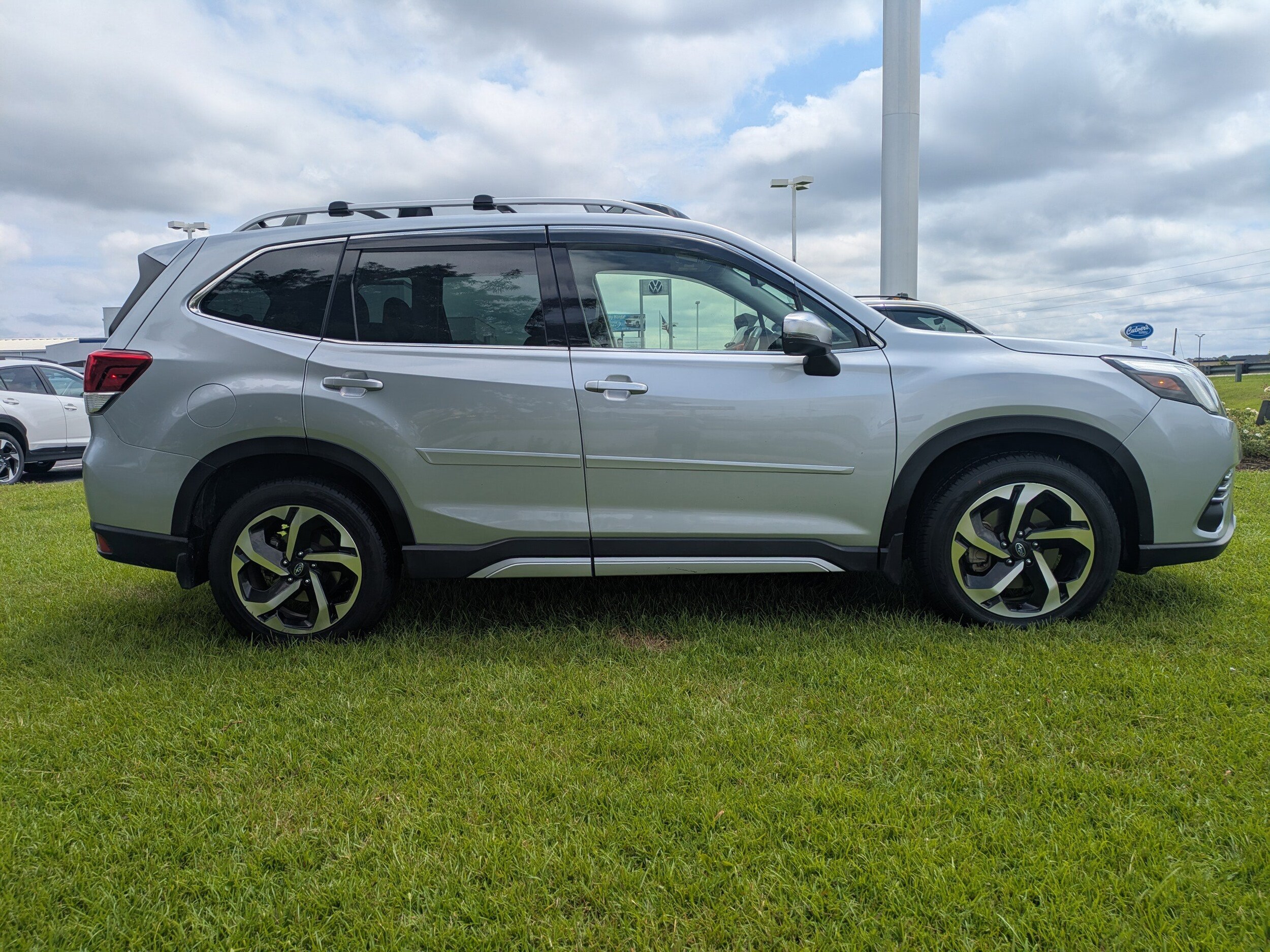 2022 Subaru Forester Touring photo 3