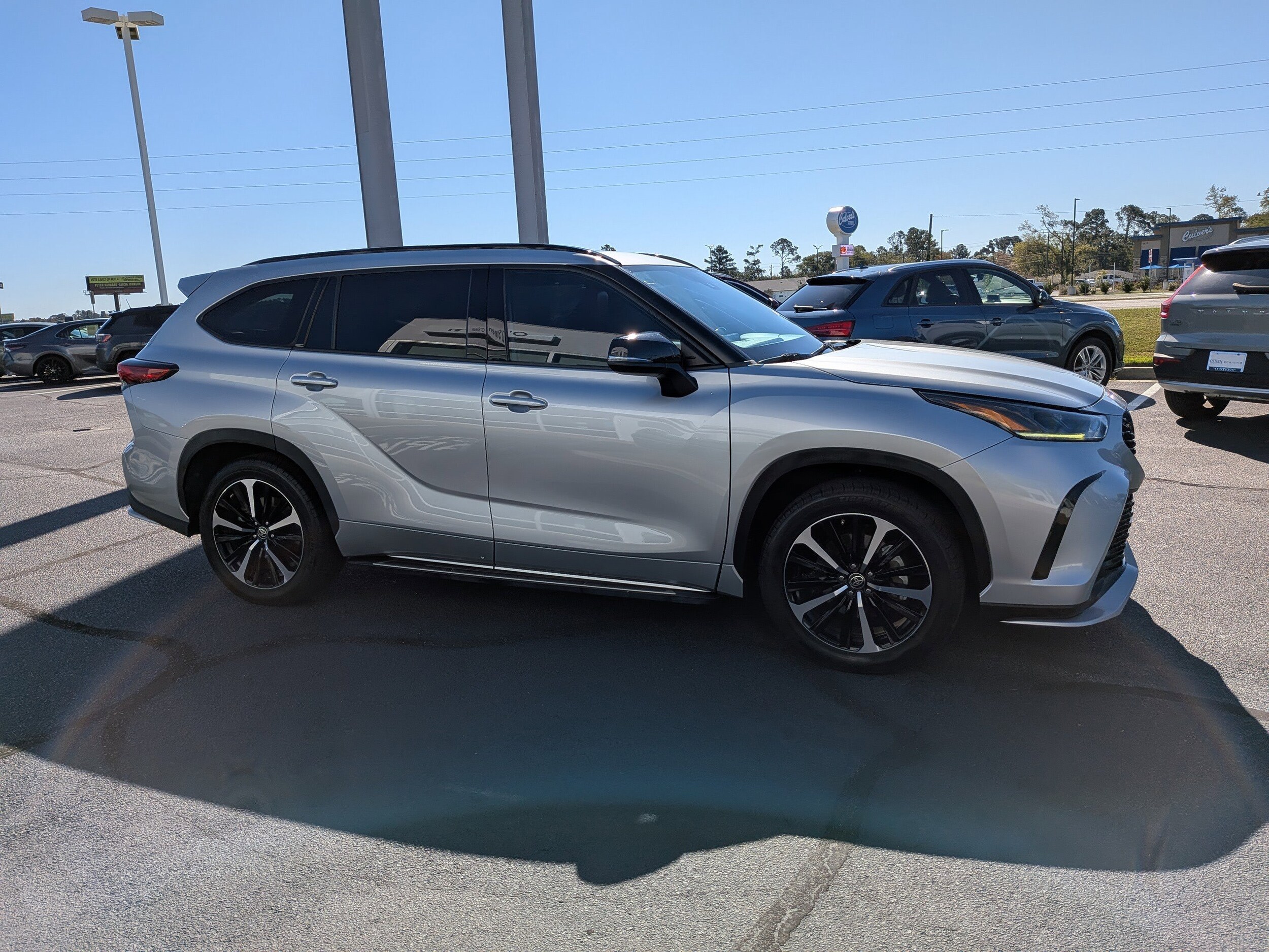 2021 Toyota Highlander XSE photo 3