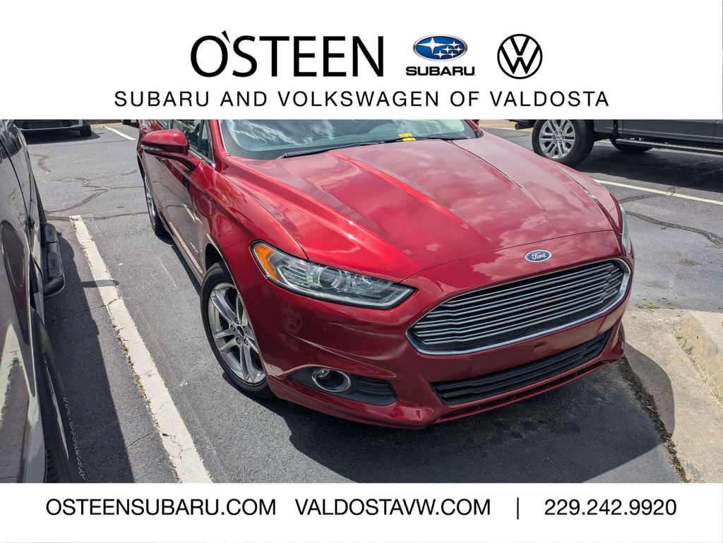 2016 Ford Fusion SE's photo
